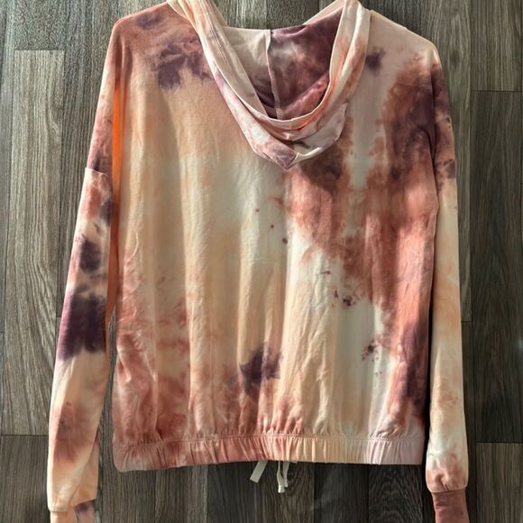True Craft Tie Dye Pull Over - Picture 2 of 4